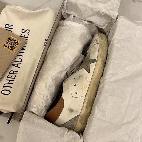 Golden Goose Superstar Sneaker - Picture 11 of 16